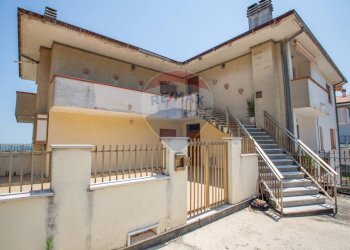 Edificio all\'aperto - Quadrilocale Via Firenze
 
6, Villamagna - foto 26