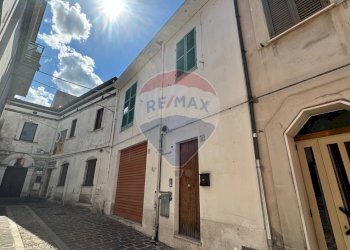 Edificio all\'aperto - Casa semi indipendente Via Giuseppe Dell'Orefice
 
39, Fara Filiorum Petri - foto 27