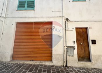Edificio all\'aperto - Casa semi indipendente Via Giuseppe Dell'Orefice
 
39, Fara Filiorum Petri - foto 29