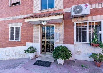 Casa all\'aperto - Trilocale Via Notaresco
 
38, Roma - foto 1