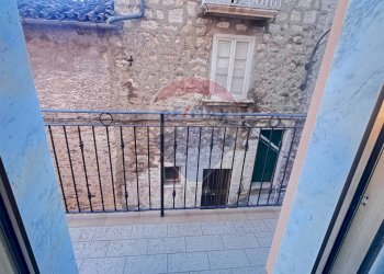 Balcone - Casa semi indipendente Piazza Dei Caduti, Matrice - foto 18