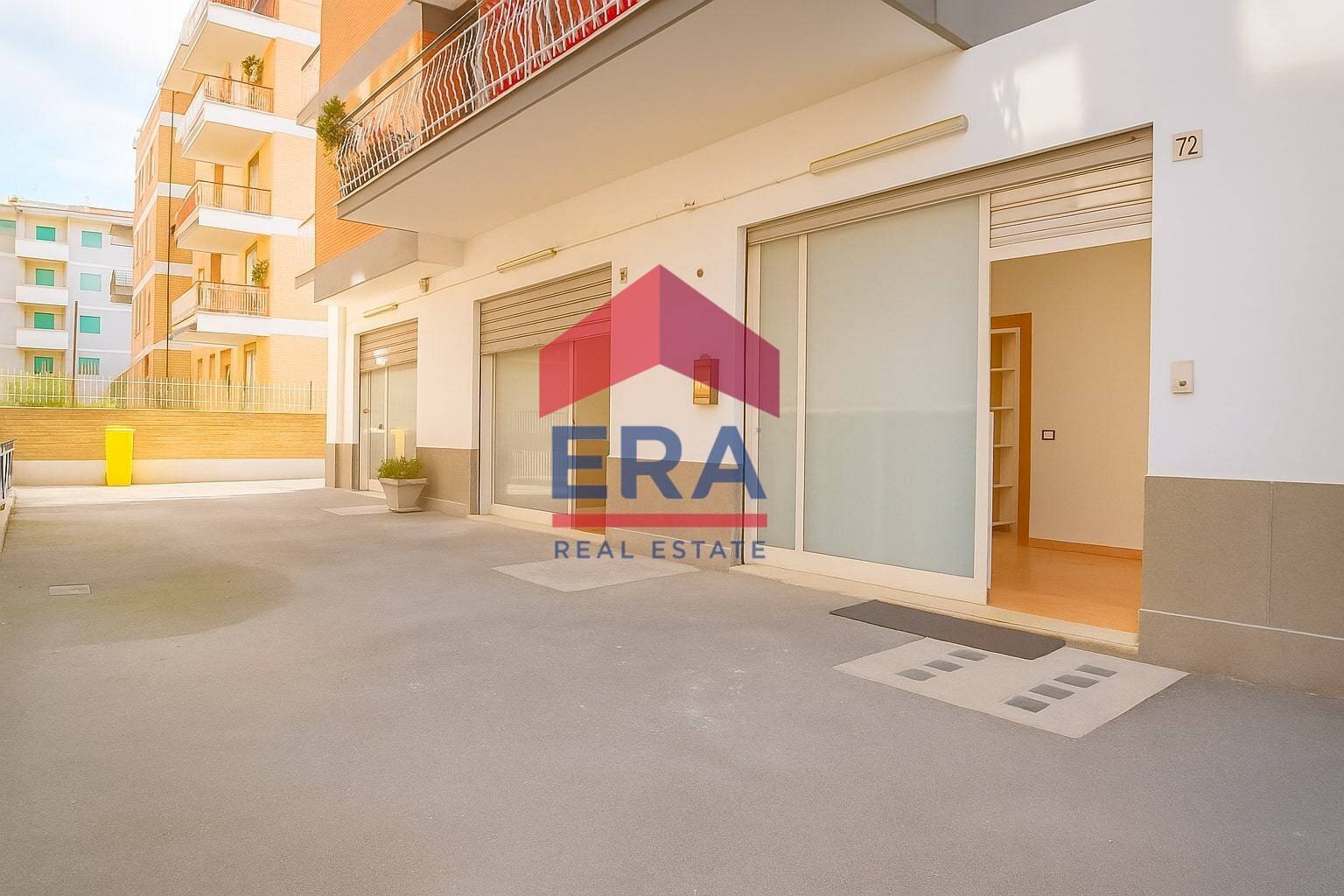 Foto 1 - Locale Commerciale Via Filippo Re
 
72, Pomezia - foto 1