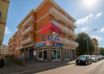 Foto 3 - Locale Commerciale Via Filippo Re
 
72, Pomezia - foto 3