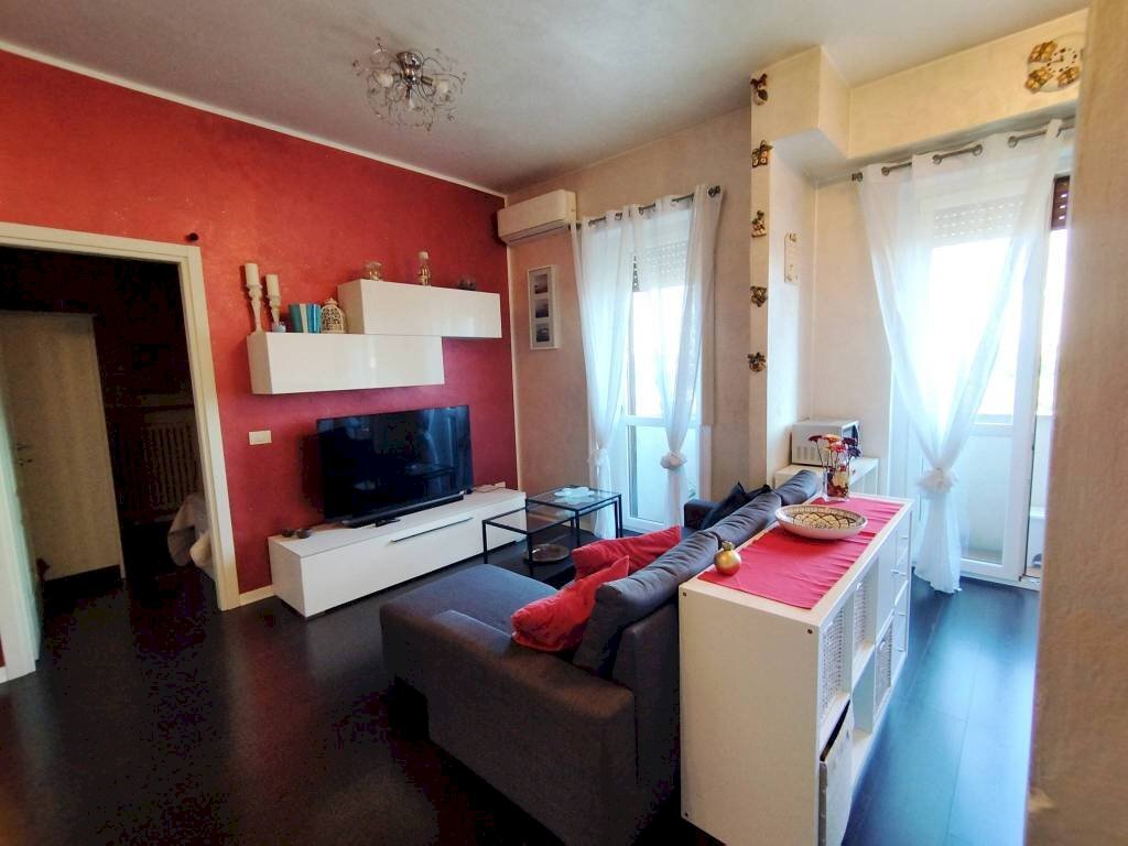 Salone - Three-room apartment via Pietro Mascagni, 1, Rho - photo 3
