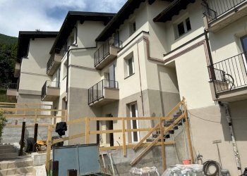 Facciata - Bilocale via Montegrappa, Vigano San Martino - foto 3