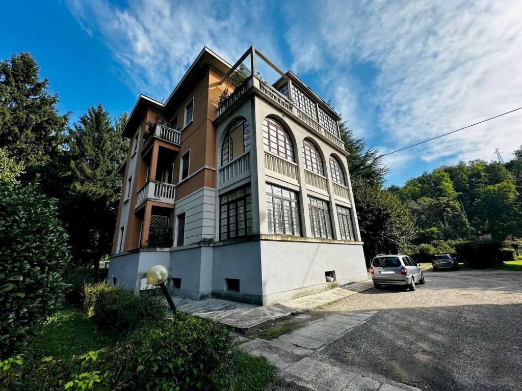 Facciata - Appartamento via per Lonate, 5, Cairate - foto 1