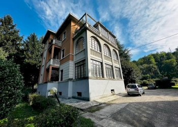 Facciata - Appartamento via per Lonate, 5, Cairate - foto 1