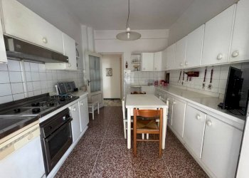 Cucina - Trilocale via Arrigo Boito, Genova (zona Pegli) - foto 9