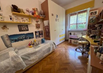 Camera da letto - Quadrilocale via Emilio Salgari, 11, Genova (zona Pegli) - foto 13