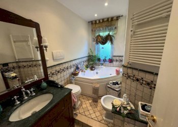 Bagno - Quadrilocale via Emilio Salgari, 11, Genova (zona Pegli) - foto 23