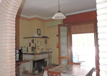 Sala da pranzo - Appartamento via Servio Tullio, 28, Fara in Sabina - foto 3