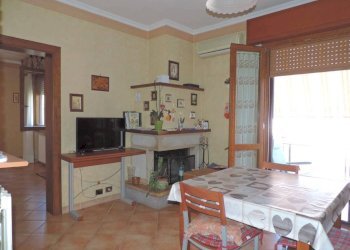 Sala da pranzo - Appartamento via Servio Tullio, 28, Fara in Sabina - foto 5