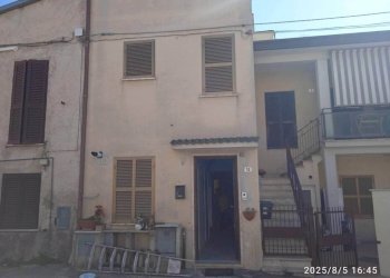 Facciata - Quadrilocale via della Libertà, 10, Montelibretti - foto 2