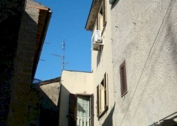 Facciata - Quadrilocale via della Libertà, 10, Montelibretti - foto 3