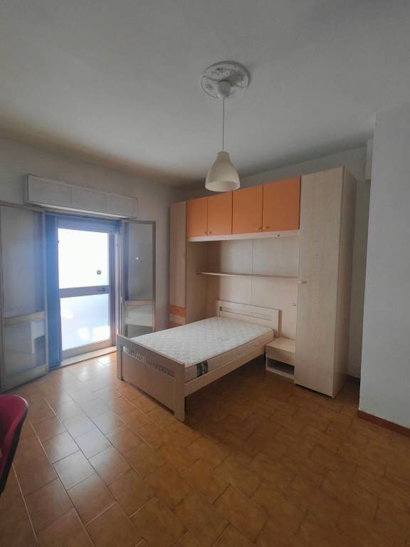 Camera da letto - Trilocale via Paolo Bovi Campeggi, Bologna (zona Saffi) - foto 3