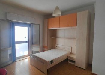 Camera da letto - Trilocale via Paolo Bovi Campeggi, Bologna (zona Saffi) - foto 4