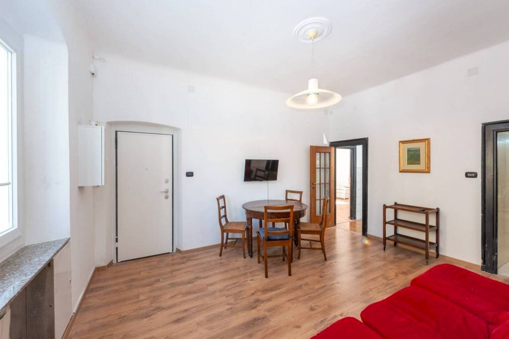 Soggiorno - Four-room apartment via Fereggiano, 39, Genova (neighborhood Marassi) - photo 3