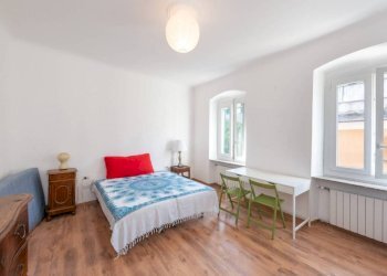 Camera da letto - Appartamento via Fereggiano, 39, Genova (zona Marassi) - foto 9