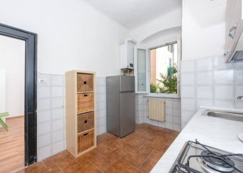 Cucina - Appartamento via Fereggiano, 39, Genova (zona Marassi) - foto 16
