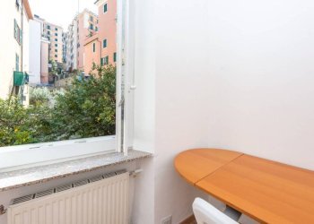 Camera da letto - Appartamento via Fereggiano, 39, Genova (zona Marassi) - foto 18