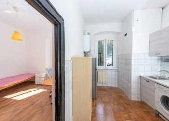 Cucina - Appartamento via Fereggiano, 39, Genova (zona Marassi) - foto 20
