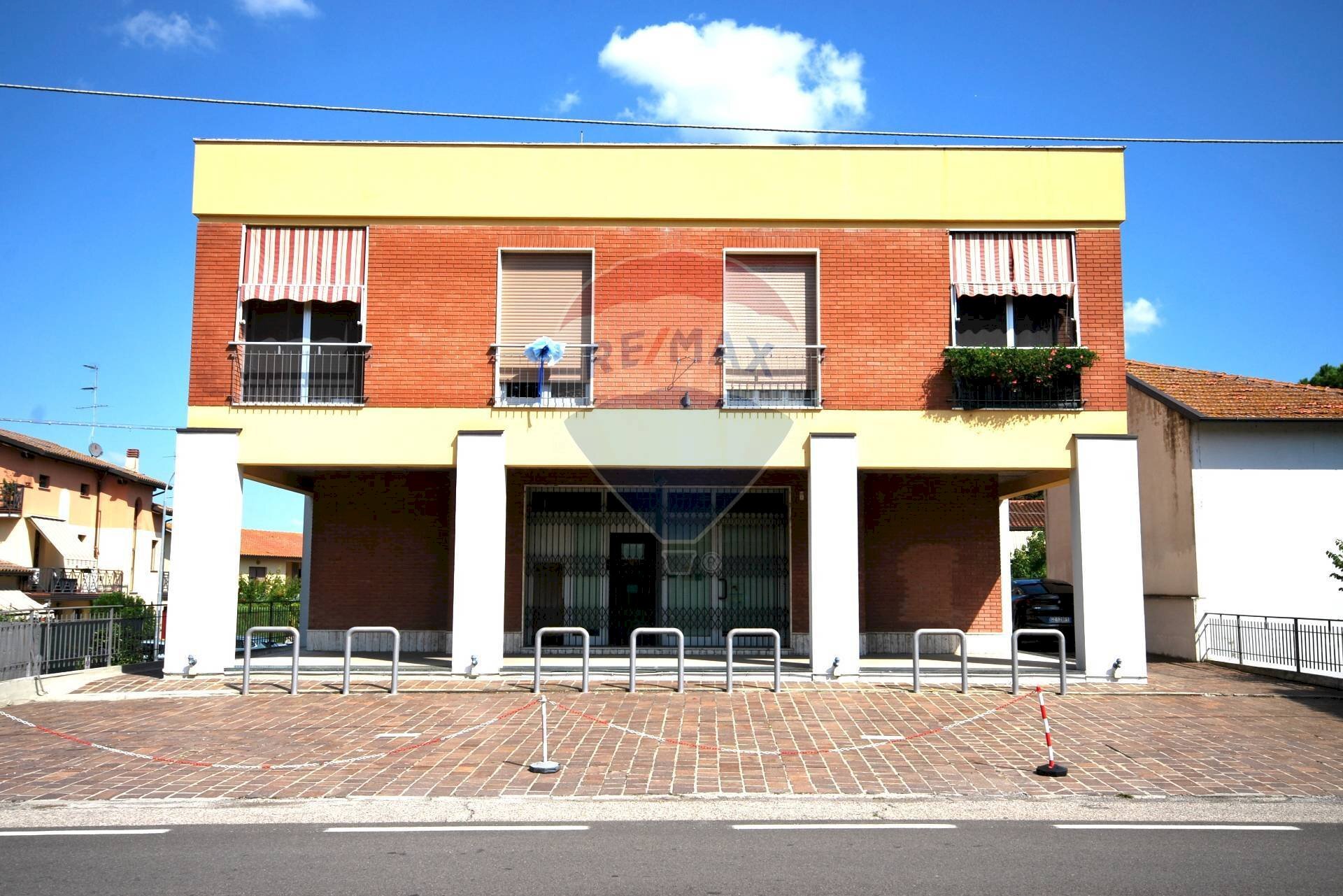 Negozio Ospitalmonacale, Argenta, Argenta - foto 1