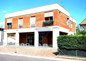 Negozio Ospitalmonacale, Argenta, Argenta - foto 5