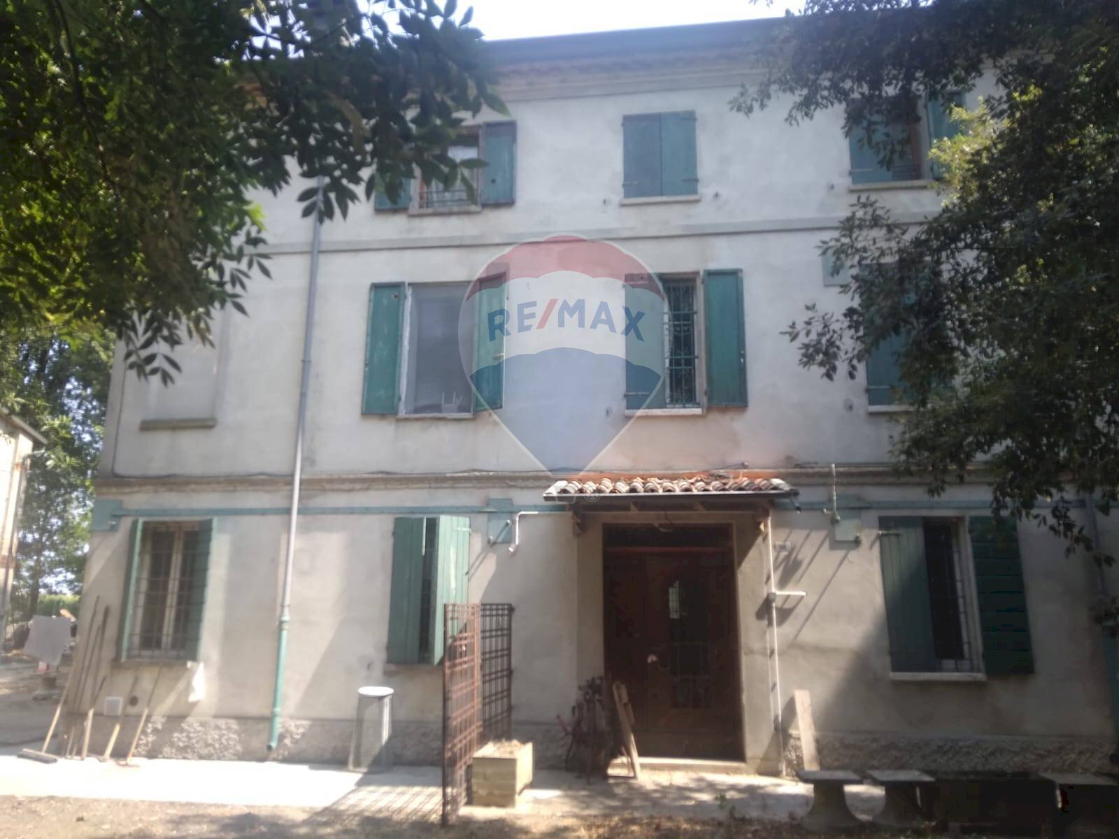 Casale Via Pioppa, 14/16 
 Disvetro, Cavezzo - foto 1