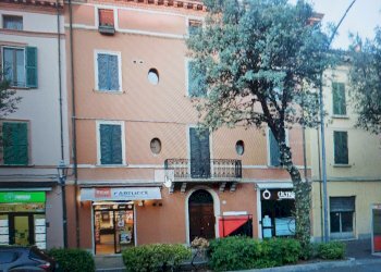 esterno - Locale Commerciale viale Giovanni Amendola, 15, Imola - foto 2