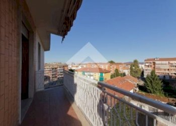 Three-room apartment Via F. Baracca, Grugliasco - photo 3