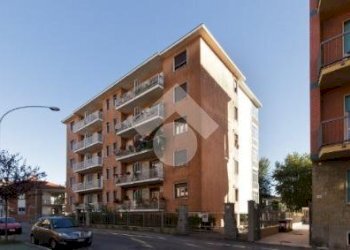 Three-room apartment Via F. Baracca, Grugliasco - photo 1
