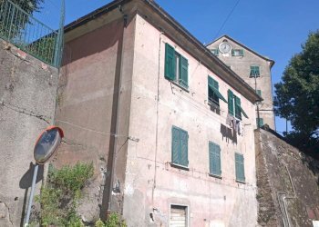 Quadrilocale Via fabbriche, Genova (zona Voltri) - foto 1