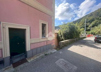 Trilocale Via Cima di S. Pantaleo, Genova (zona Staglieno) - foto 45