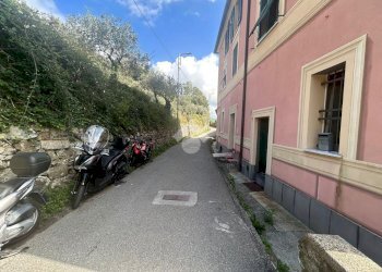 Trilocale Via Cima di S. Pantaleo, Genova (zona Staglieno) - foto 46