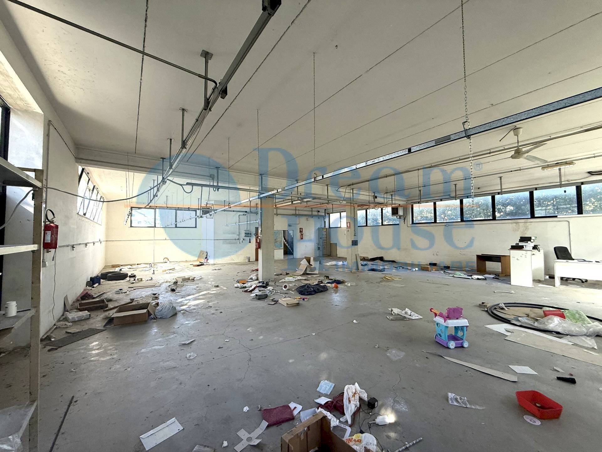 Foto 1 - Capannone Via Magenta, Martinsicuro - foto 1