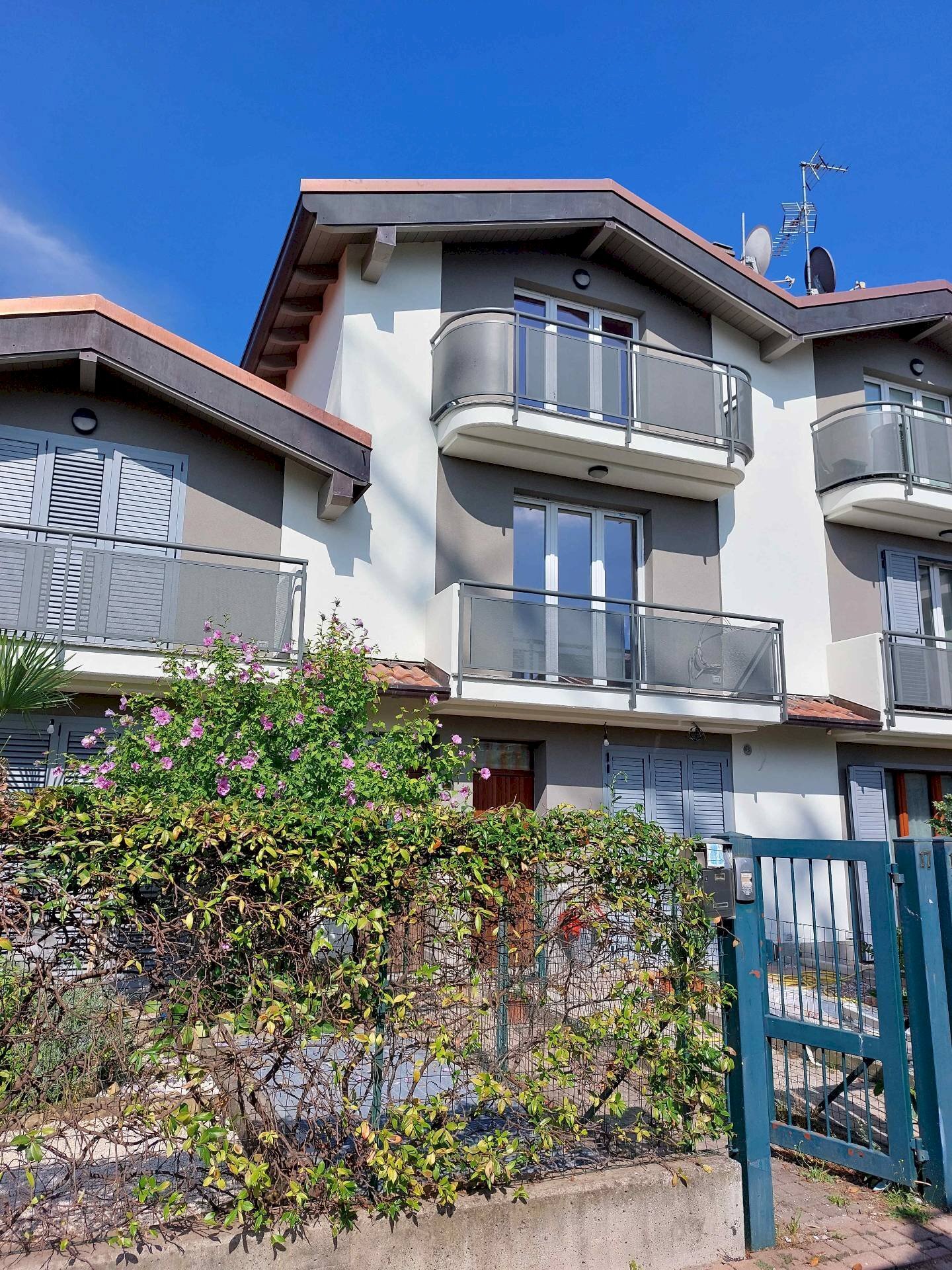 Foto 2 - Three-room apartment VIA MONTE NEVOSO, Tradate - photo 2