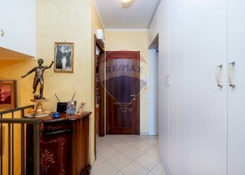 Hall / corridoio - Quadrilocale Via Santa Chiara
 
15, Monterotondo - foto 10