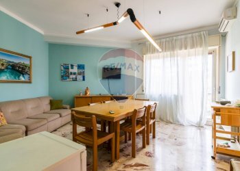 Sala da pranzo - Quadrilocale Via Madonna di Fatima
 
26, Gravina di Catania - foto 14