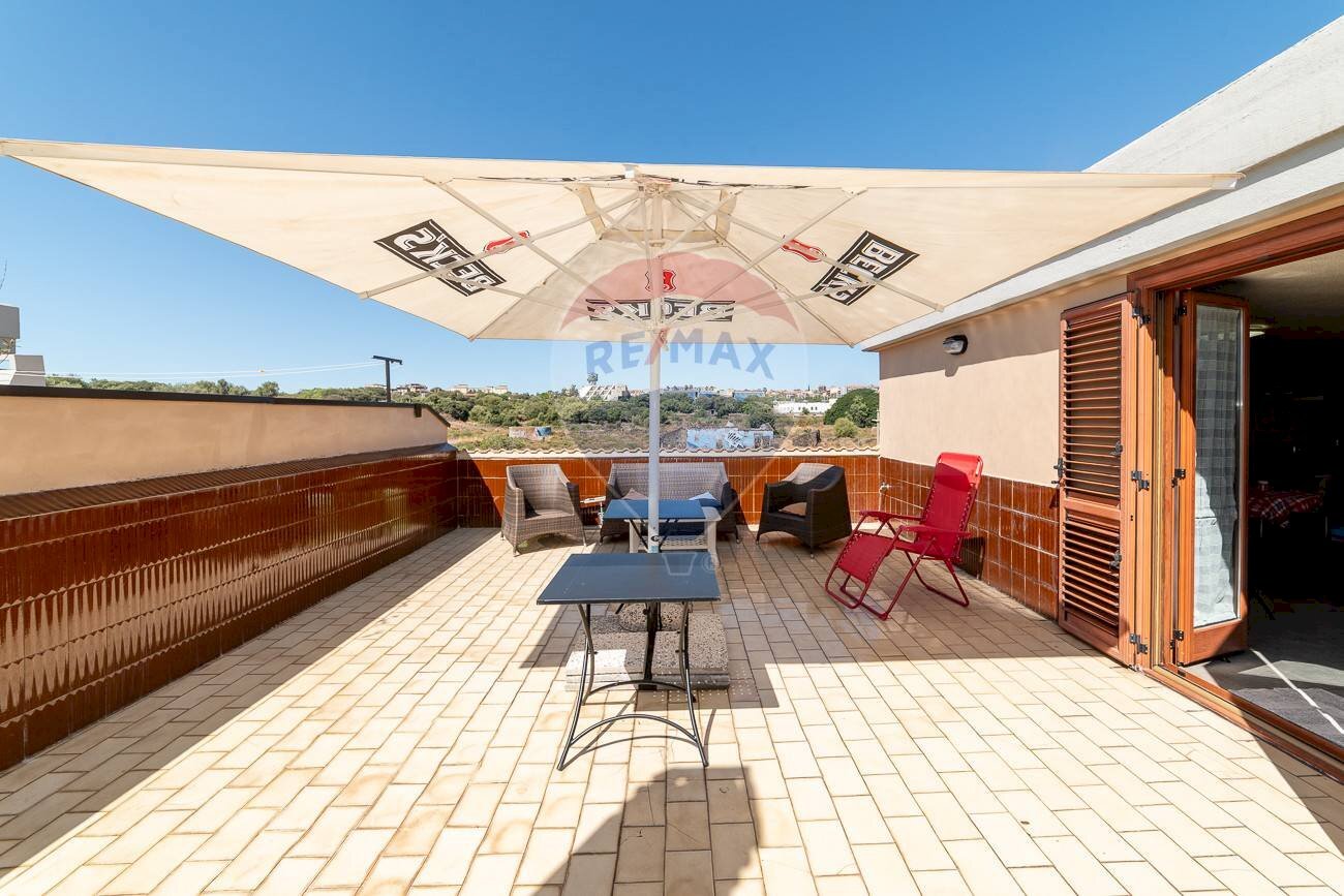 Terrazza - Semi-detached Villa via passo gravina
 
253, Catania - photo 1