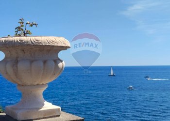 Vista dell\'acqua - Casa indipendente Vico Anfora
 
4/5, Aci Castello - foto 15