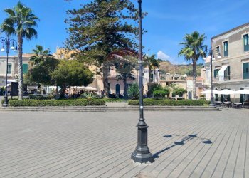 Edificio all\'aperto - Casa indipendente Vico Anfora
 
4/5, Aci Castello - foto 18