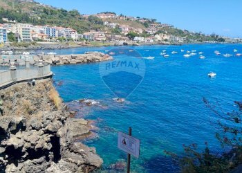 Vista dell\'acqua - Casa indipendente Vico Anfora
 
4/5, Aci Castello - foto 21