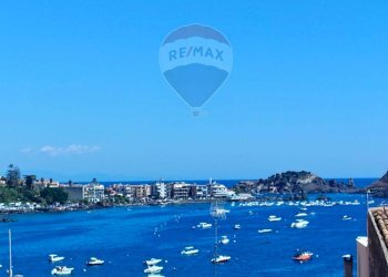 Vista dell\'acqua - Casa indipendente Vico Anfora
 
4/5, Aci Castello - foto 30