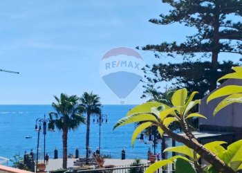 Vista dell\'acqua - Casa indipendente Vico Anfora
 
4/5, Aci Castello - foto 33