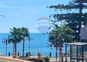 Vista dell\'acqua - Casa indipendente Vico Anfora
 
4/5, Aci Castello - foto 34