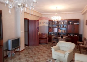 Soggiorno - Appartamento Via Salvatore Petronio Russo
 
32, Adrano - foto 1