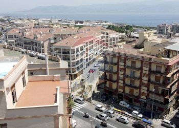 Edificio all\'aperto - Attico Strada Statale 114
 
KM 3, 5, Messina - foto 17