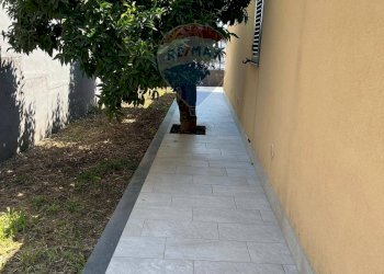 Terrazza - Villa Via Piersanti Mattarella
 
12, Piedimonte Etneo - foto 3