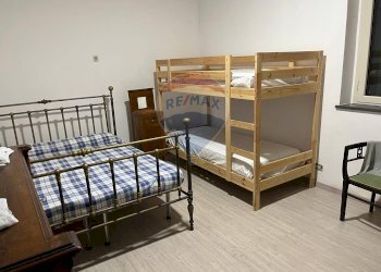 Camera / camera da letto - Villa Via Piersanti Mattarella
 
12, Piedimonte Etneo - foto 9