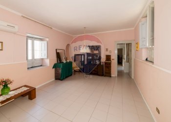 Stanza vuota - Casa indipendente PIAZZA ARMANDO DIAZ
 
7, Paterno - foto 1